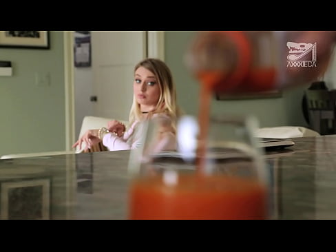 ❤️ Ragazza calda cù tette grandi è figa stretta riceve u cazzo da u perdente, ma assai duru ❤ Porno à noi % co.pornplaybb.ru% ☑