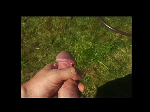 ❤️ Hottie si fa scopare a figa rosa è cums cun un squirt in un giardinu d'estate ❤ Porno à noi % co.pornplaybb.ru% ☑