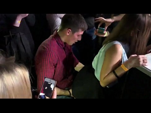 ❤️ Sessu reale in una discoteca russa. Una ragazza russa di 18 anni in l'anu è a vagina scopata in una discoteca ❤ Porno à noi % co.pornplaybb.ru% ☑